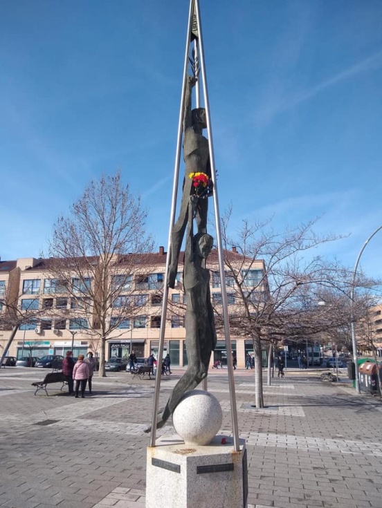 Ofrenda floral realizada por la mañana | Img: Rafael Sánchez.