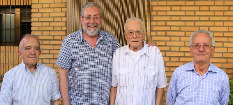 El padre Delio Vences (drch) junto a algunos de sus compañeros | Img: Alfa y Omega.