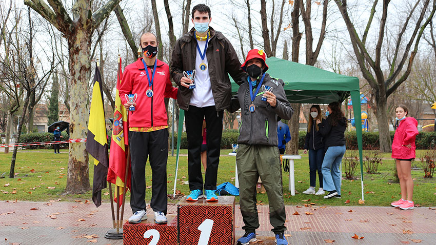 Podio de la categoría absoluta masculina.