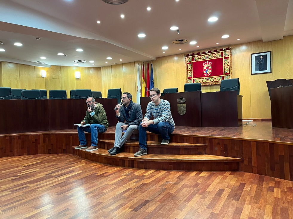De izquierda a derecha: Rafael Sánchez (Unidas Pinto), Diego Ortiz (PSOE) e Isaac López (Podemos).