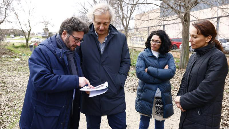 Ignacio Torres, subdirector de la Fundación Biodiversidad del Ministerio de Transición Ecológica y Reto Demográfico, en su visita a Pinto.