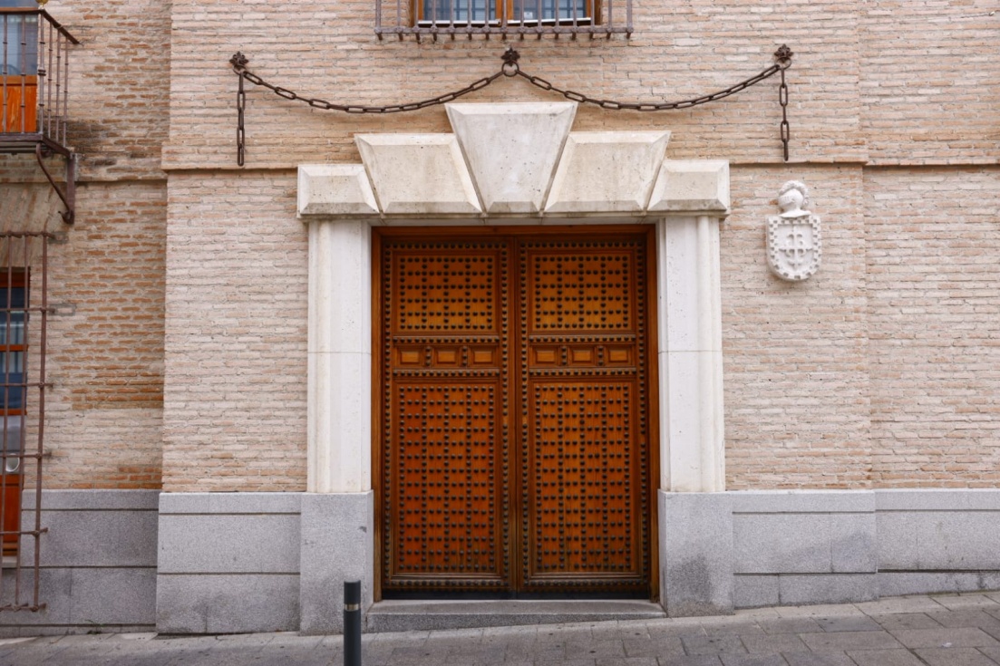 La nueva imagen de la entrada principal de la Casa de la Cadena.