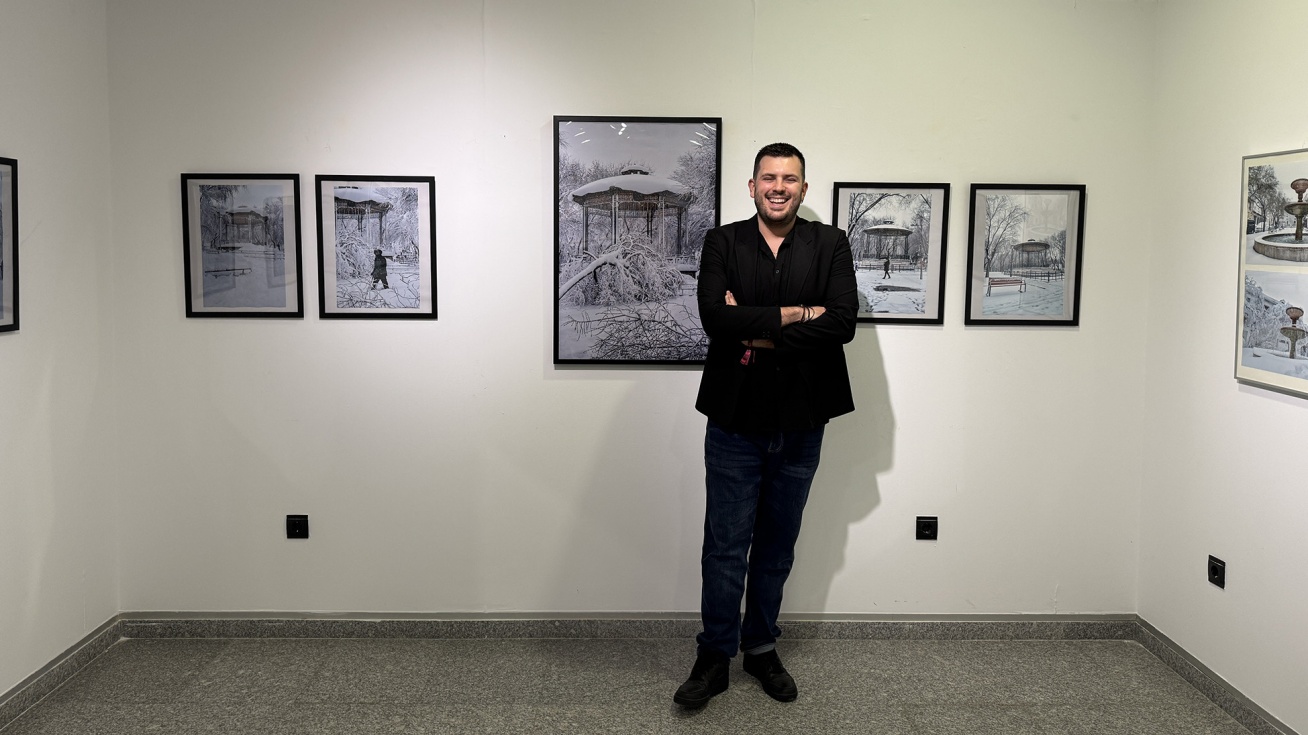 Alejandro García-Cantarero en la inauguración de la exposición. Alejandro García-Cantarero en la inauguración de la exposición.