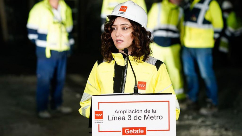 Ayuso en su visita a las obras de ampliación de la línea 3 de Metro.