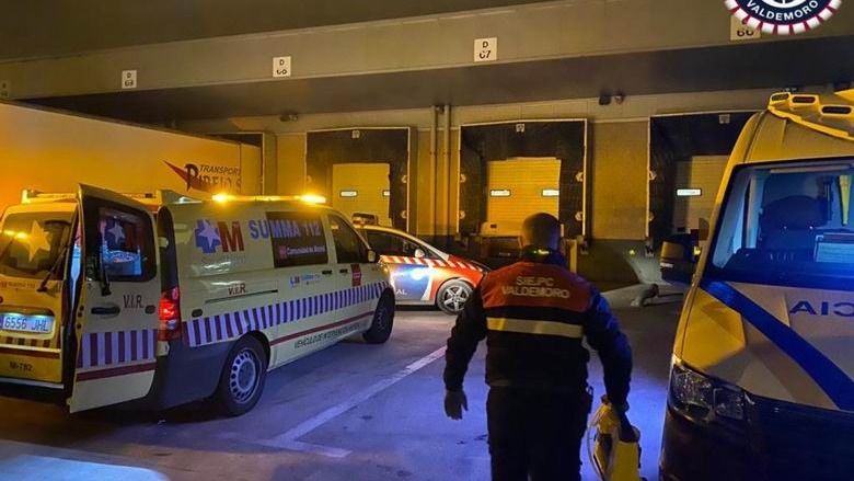 Los servicios de emergencia trabajando en el momento del accidente.