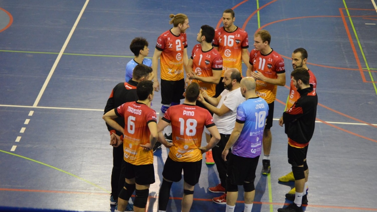 Charla de entrenador y jugadores del Grupo Egido Pinto.