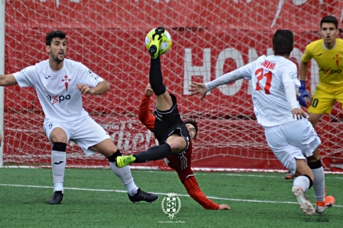 Ocasión del Atlético de Pinto durante el encuentro.