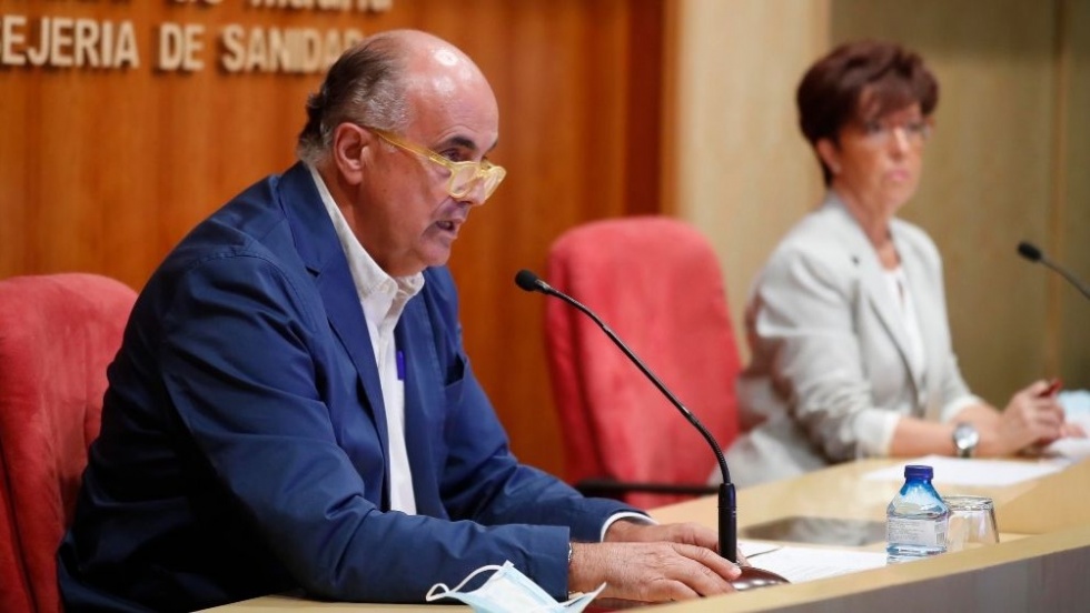 Antonio Zapatero y Elena Andradas en rueda de prensa.