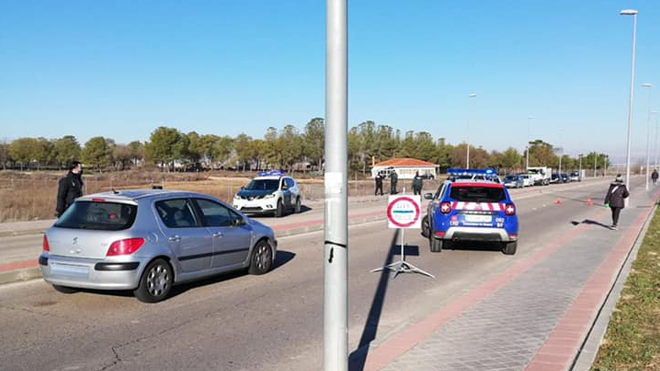 Control del confinamiento de la Policía Local de Ciempozuelos.