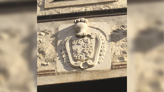 Blasón de la familia Fernández de Soto en Pinto.