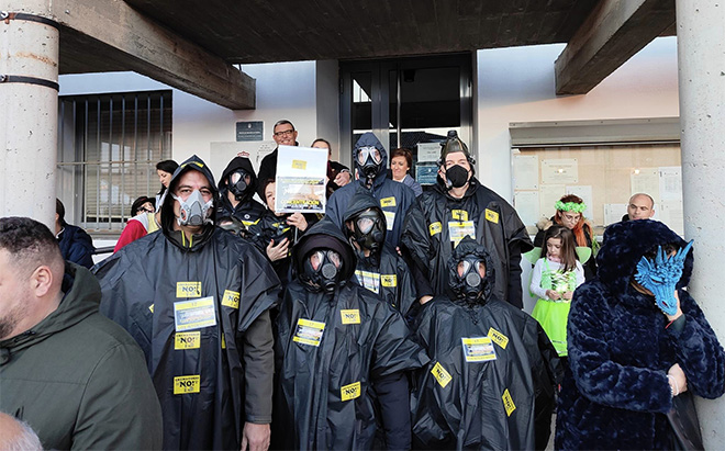 La plataforma de Vecinos contra el Crematorio en el Carnaval 2023 de Valdemoro.