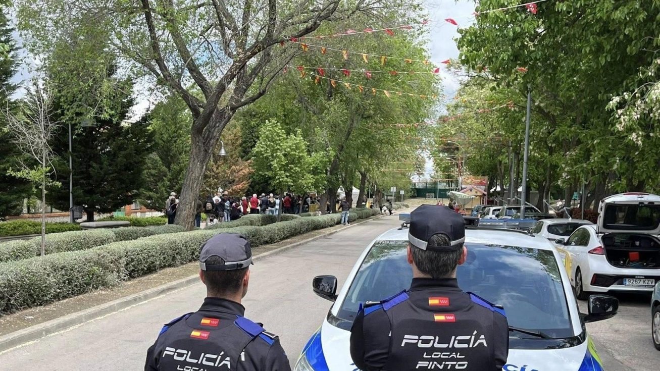 Agentes de la Polic&iacute;a Local de Pinto durante las Fiestas del Prado.