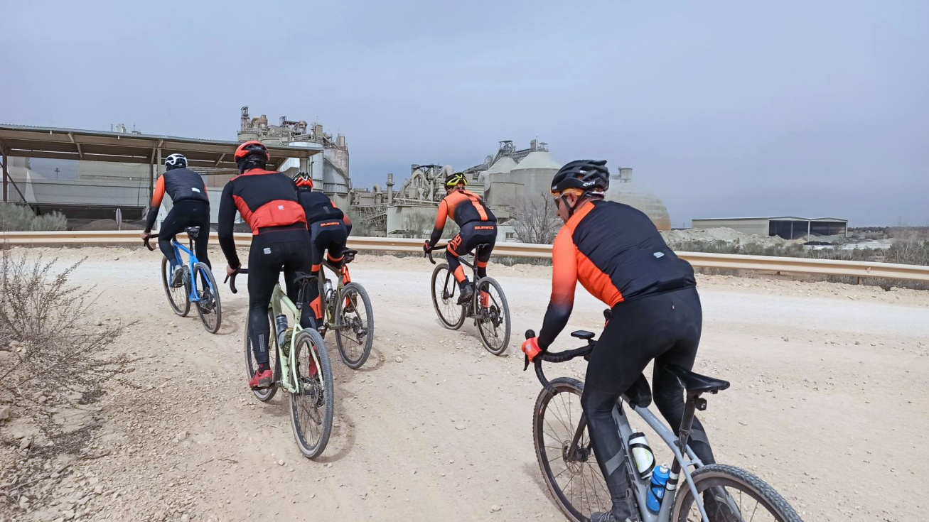 Participantes de la prueba Sendas Blancas en 2023.