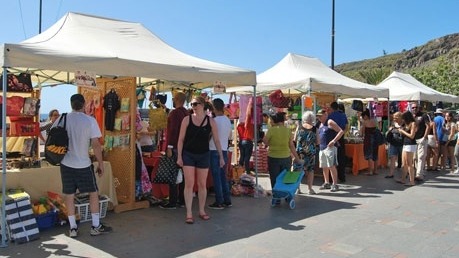 Una feria del comercio local en Pinto.