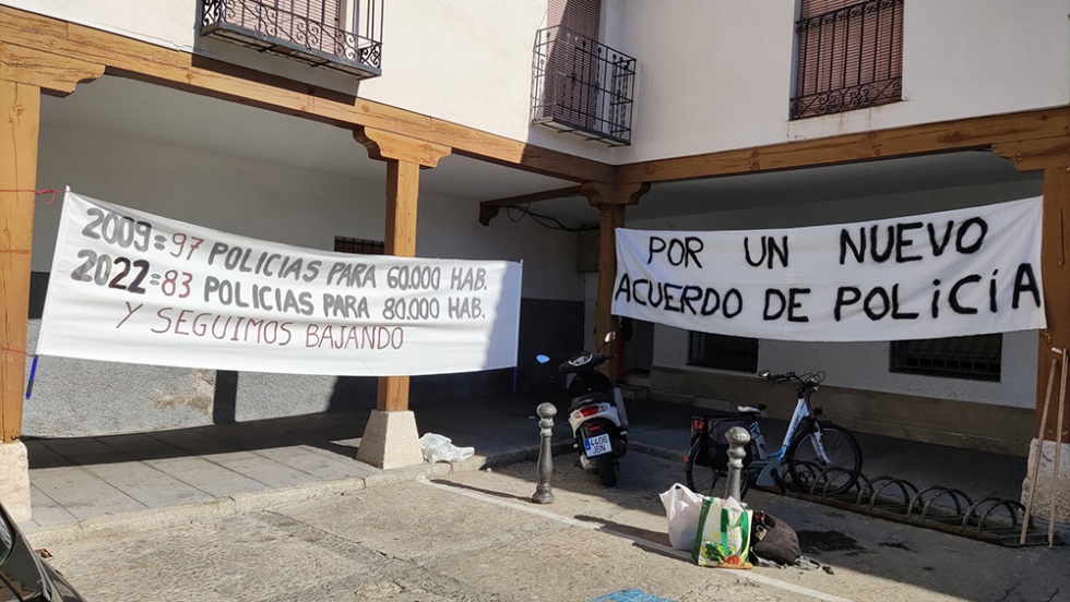 Pancartas en la concentración del 17 de febrero | CSIF Valdemoro