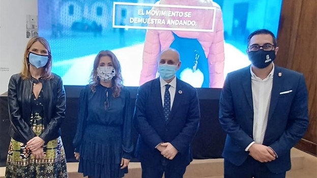 El alcalde de Pinto (a la derecha) Diego Ortiz, en el acto organizado por el Ministerio de Transportes, Movilidad y Agenda Urbana.