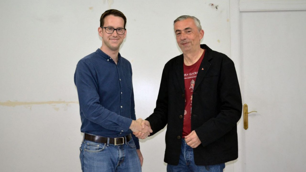 Isaac López y Carlos Gutiérrez, en la firma del acuerdo.
