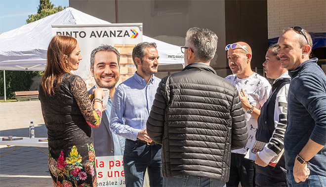 Mesa informativa de Pinto Avanza.
