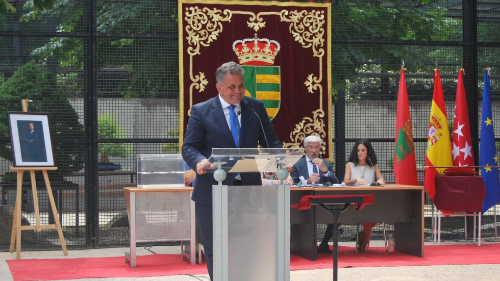 La Justicia archiva la causa contra el alcalde de Parla por la expulsión de un concejal de Vox