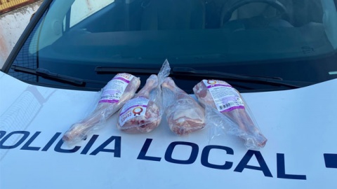 Productos confiscados por la policía a los dos presuntos ladrones. | Foto: Policía de Valdemoro.