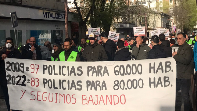 Manifestantes por la calle Estrella de Elola el pasado 30 de marzo.
