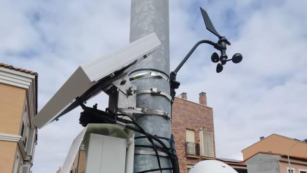 Una de las estaciones de medición del aire instaladas en Pinto.
