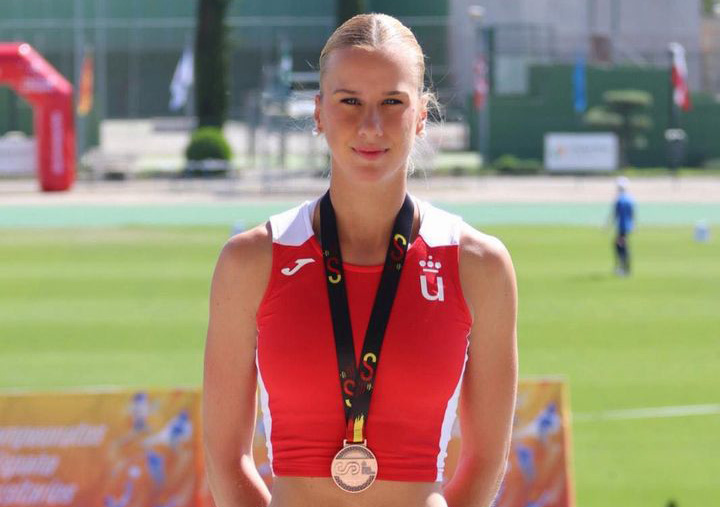 Aleksandra Wruszak en el podio.