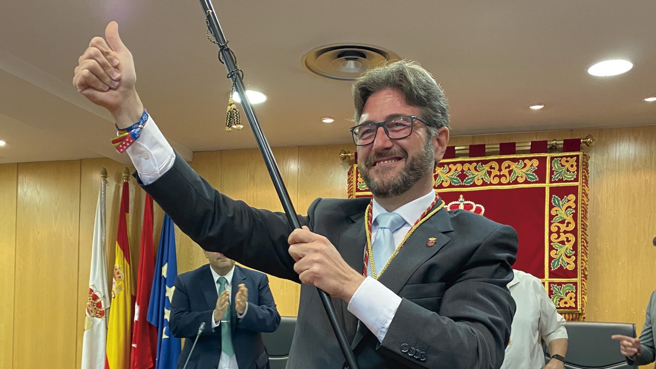 Salomón Aguado, actual alcalde de Pinto, en el pleno de investidura.