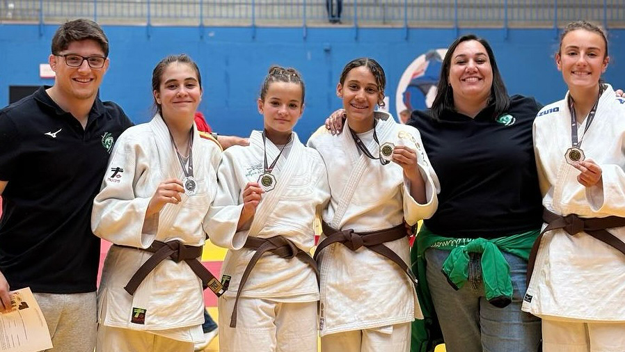 Las campeonas autonómicas de Valdemoro.