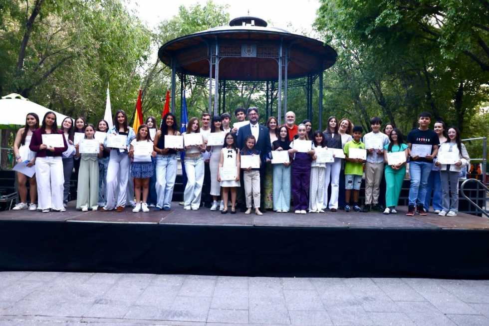 Emoción, orgullo y diversión en la entrega de premios del IV Certamen Joven de Relatos Breves Villa de Pinto