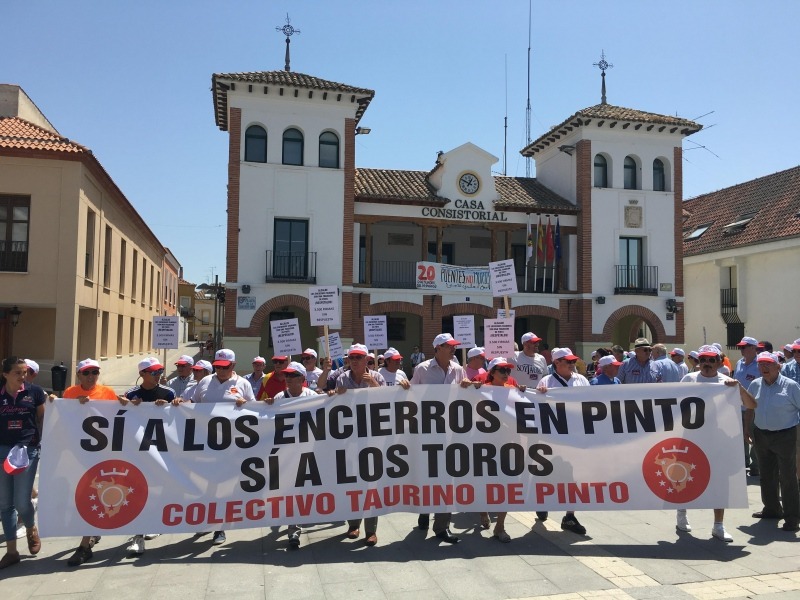 Manifestación por la subvención de los festejos taurinos.