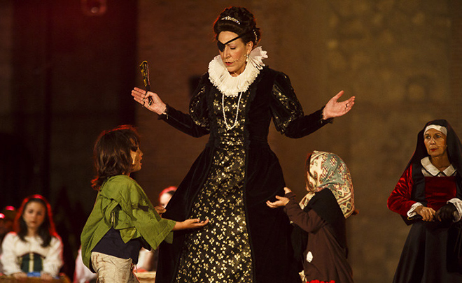 Representación de 'La Bella Tuerta' durante el Festival Renacentista de Pinto en 2018.