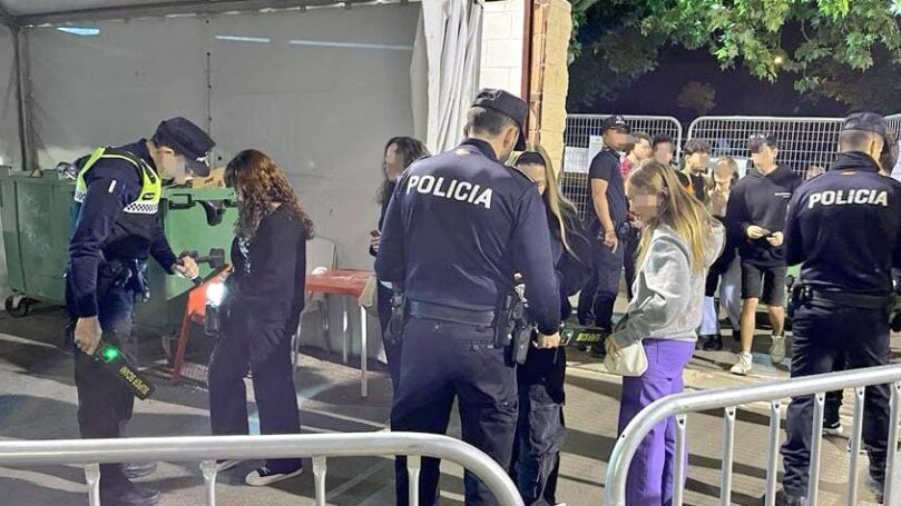 Control de seguridad en la carpa municipal | Policía Local de San Martín de la Vega