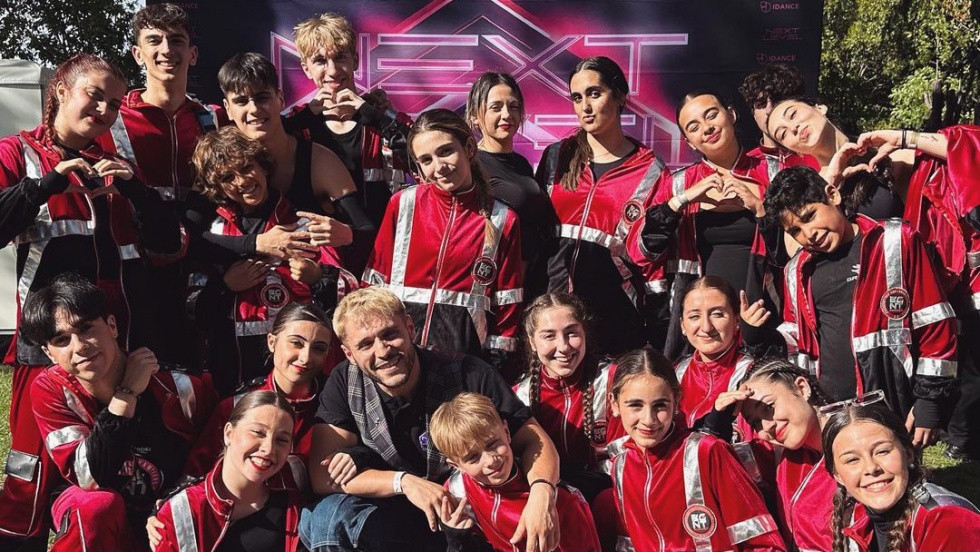 Los bailarines con Domingo en el campeonato Next Level.