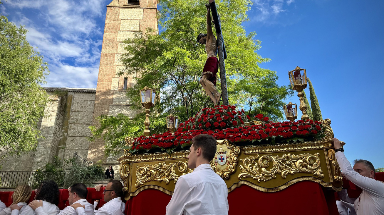 Procesión del Santísimo Cristo del Calvario por Pinto.