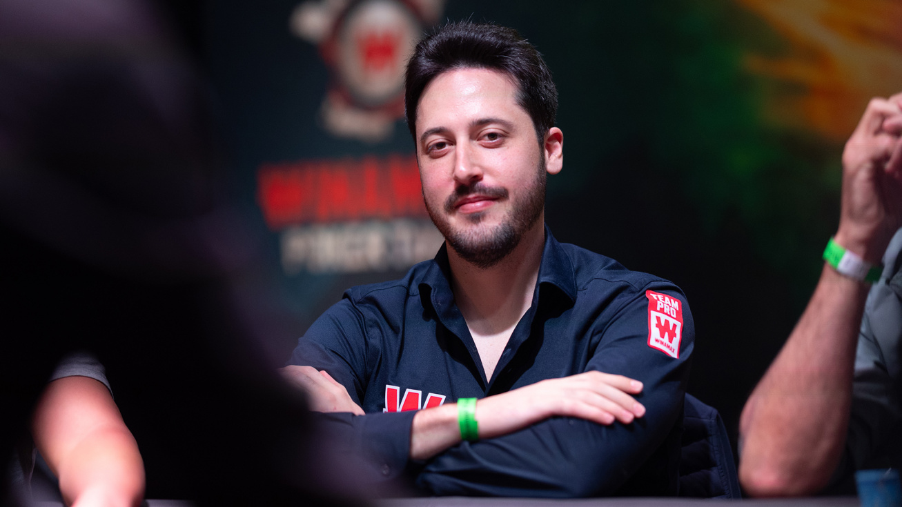 Adrián Mateos.
