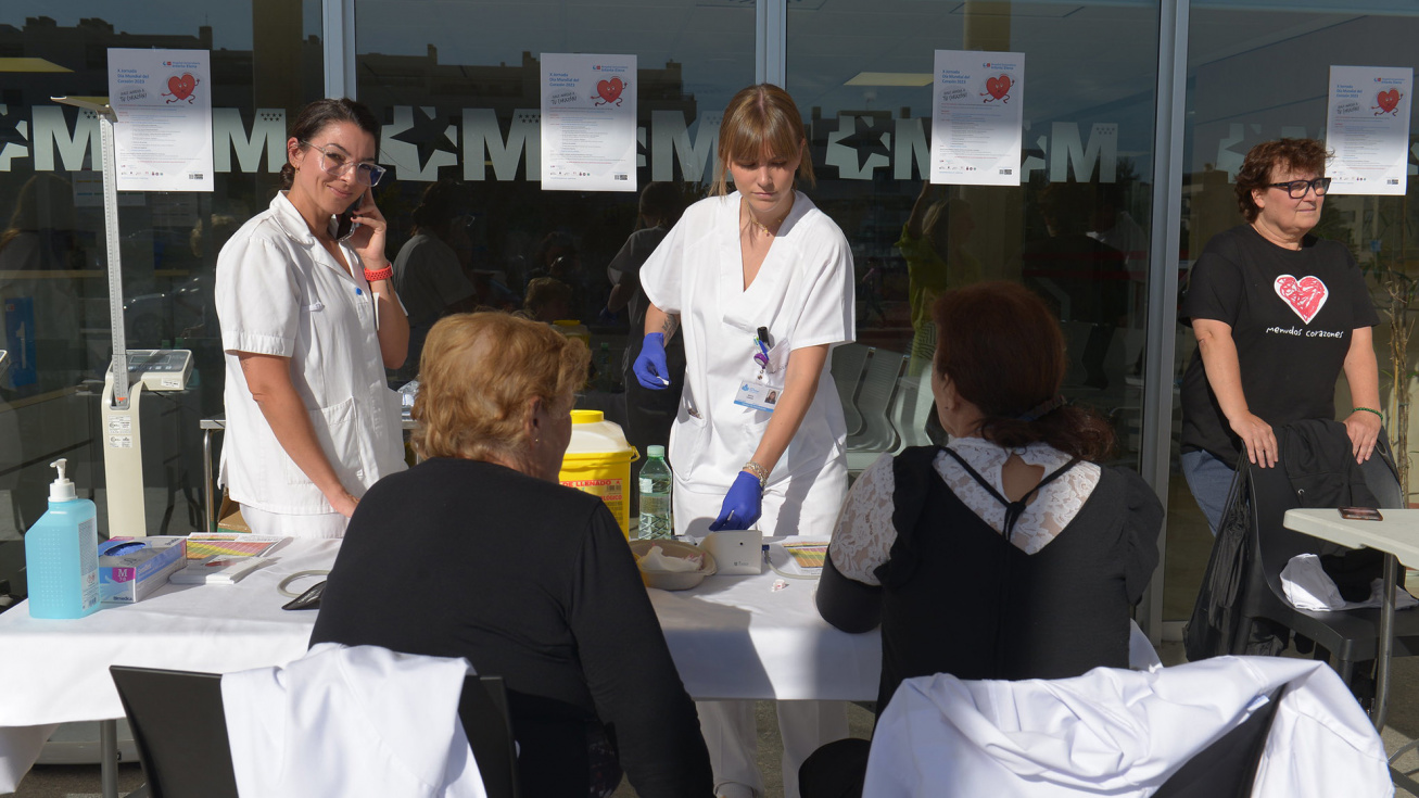 Celebración del Día del Corazón en el Infanta Elena.