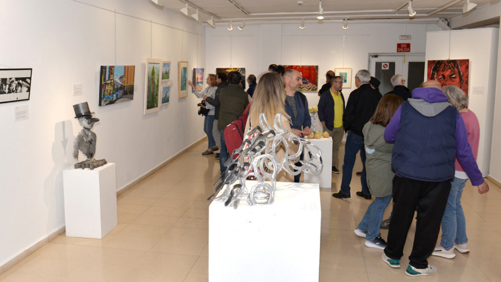 Exposición colectiva '130 años de cine'.