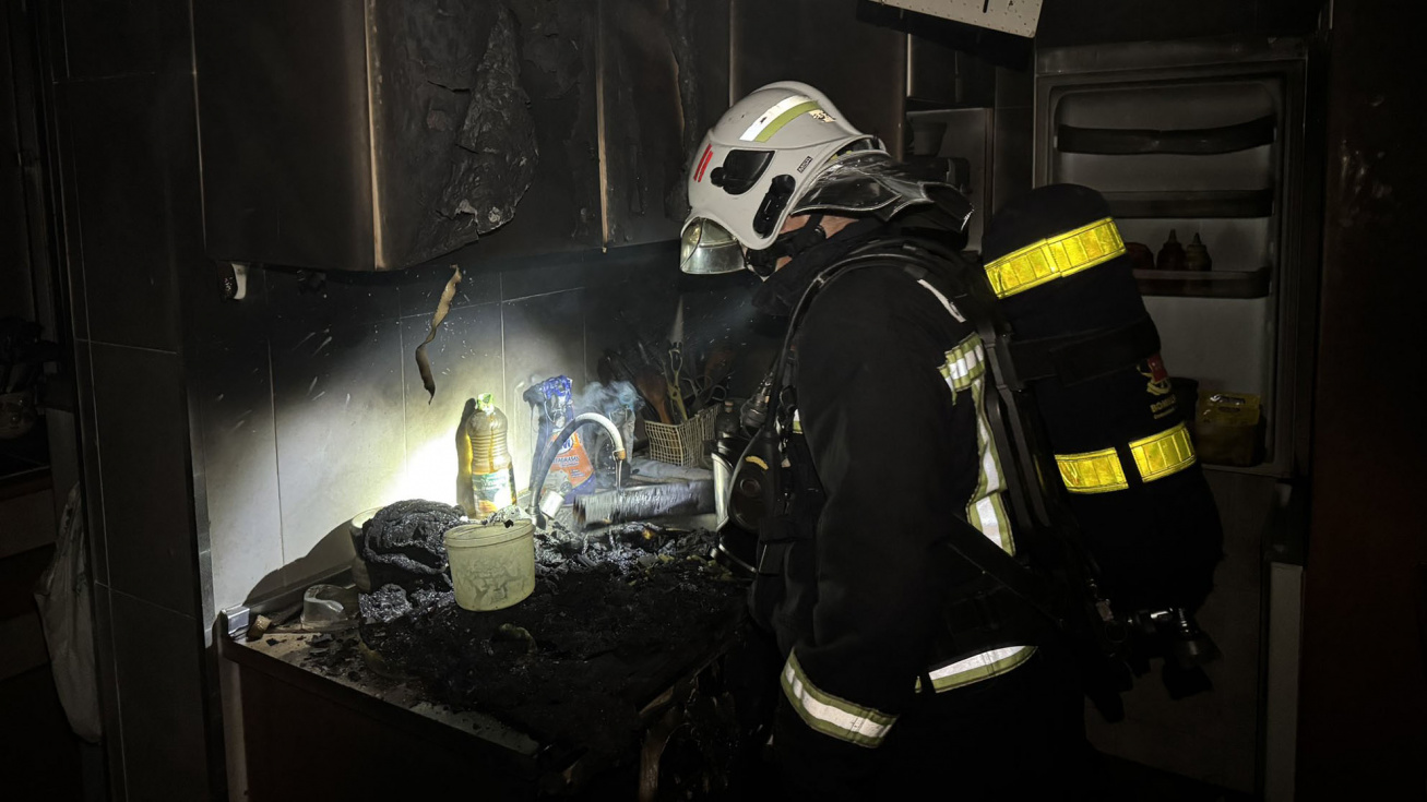 Uno de los bomberos que acudió a la vivienda | 112 Comunidad de Madrid