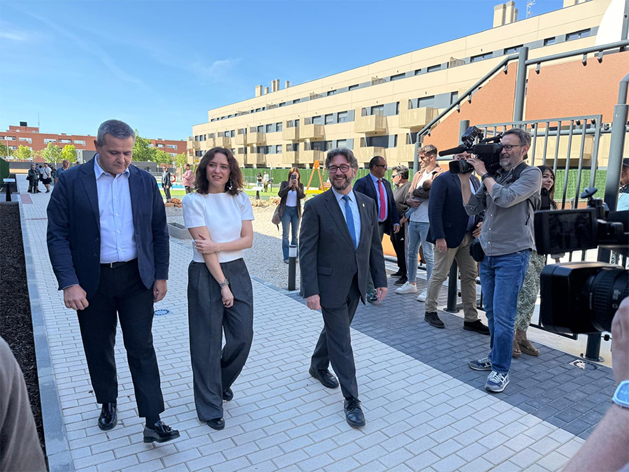 Ayuso entrega las 422 llaves del Plan Vive en Pinto: “Es el programa de vivienda más importante de España”
