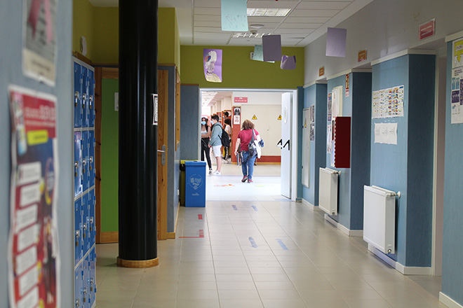 Pasillos del instituto público Neil Amstrong de Valdemoro.