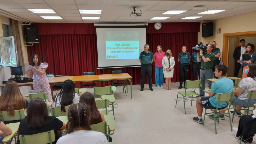 Mercedes González durante la charla en el IES Avalón | Foto: Cadena Ser