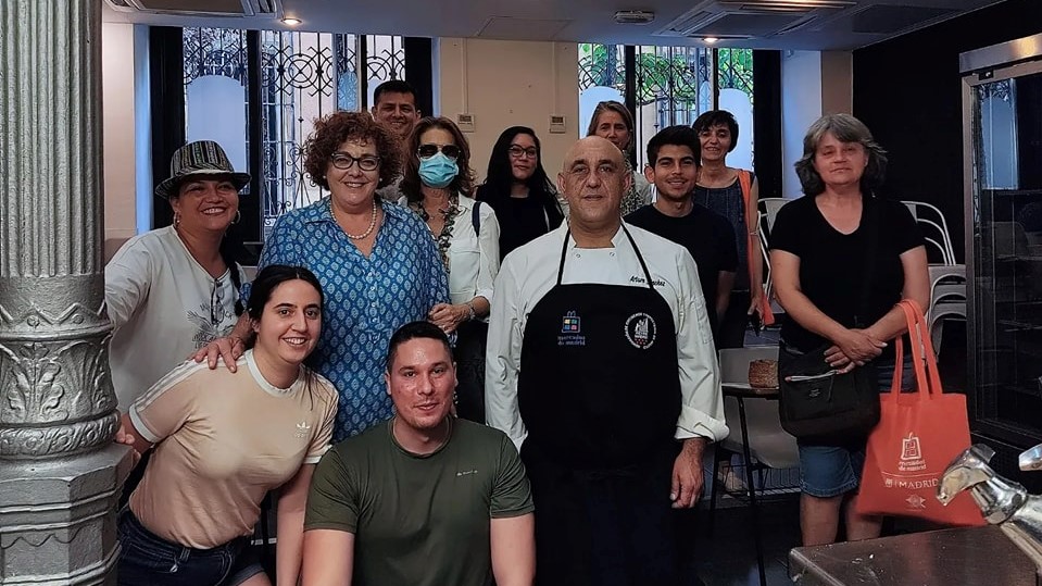 Arturo Sánchez con los asistentes al evento en ACYRE.