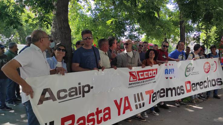Manifestantes en la concentración del martes frente al Ministerio de Interior.