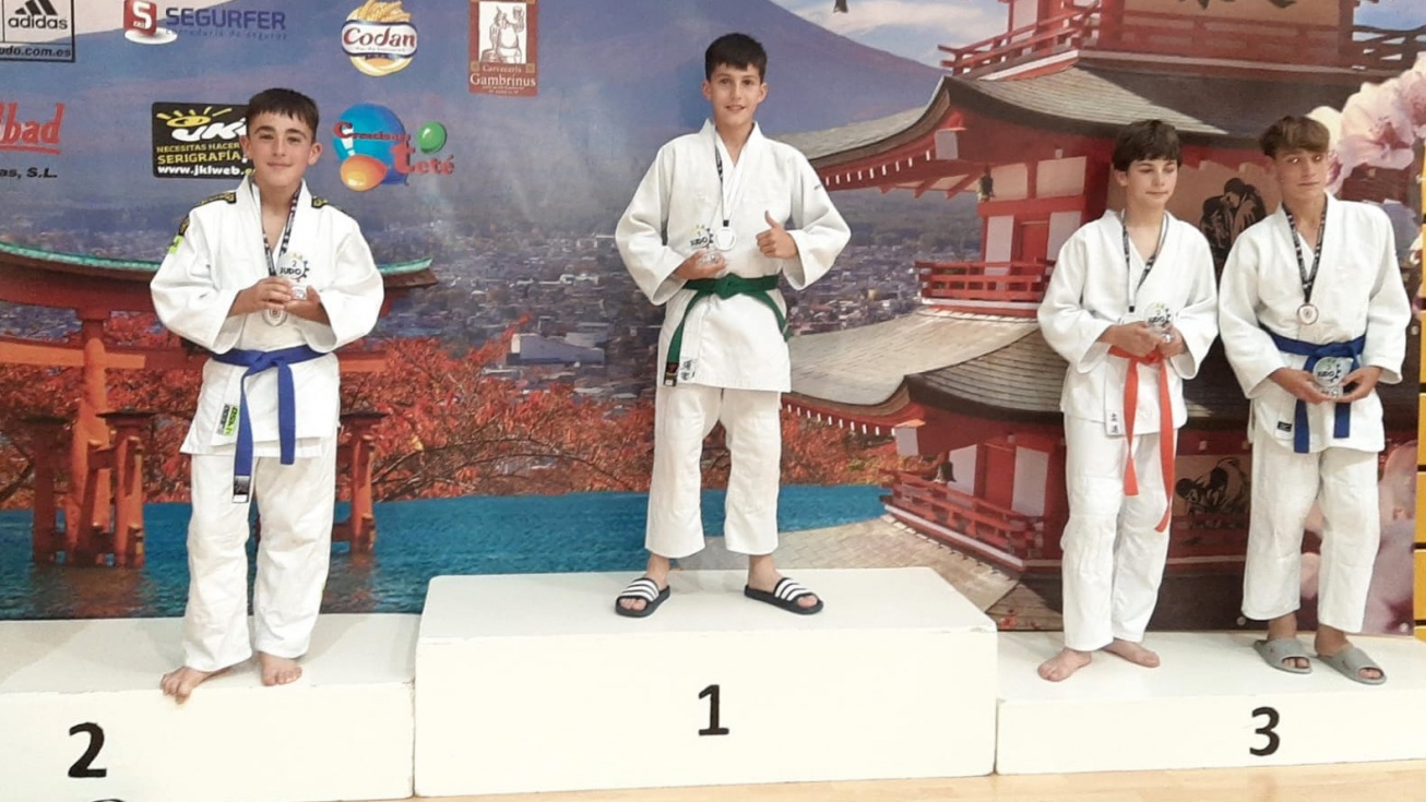 Javier de la Iglesia, en el segundo escalón del podio.