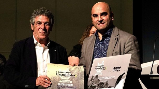 Sergio Infante recoge el tercer premio.