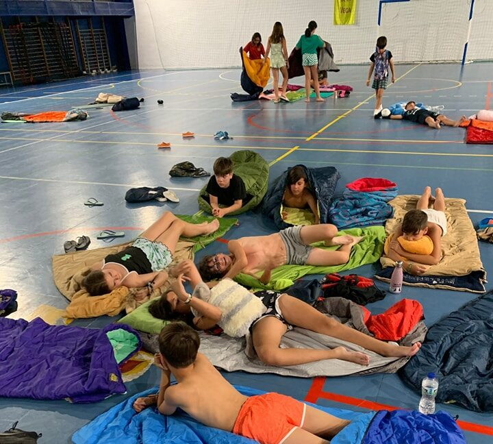 J&oacute;venes disfrutando de una de las &uacute;ltimas 'Pijama Party' de San Mart&iacute;n de la Vega.