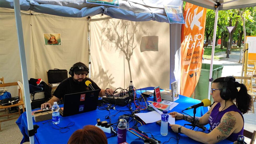 Radio Xata en la Feria del Libro de 2024.