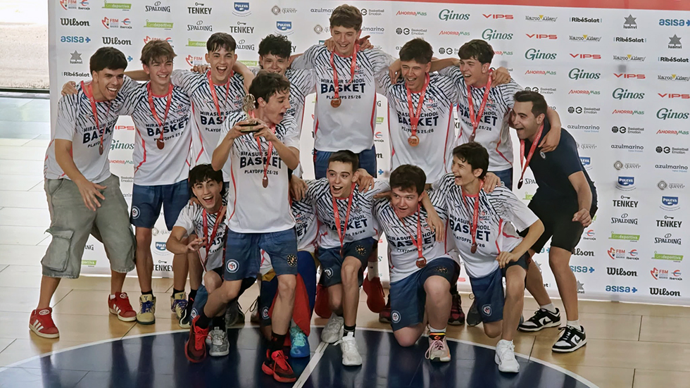 Equipo cadete de Mirasur School.
