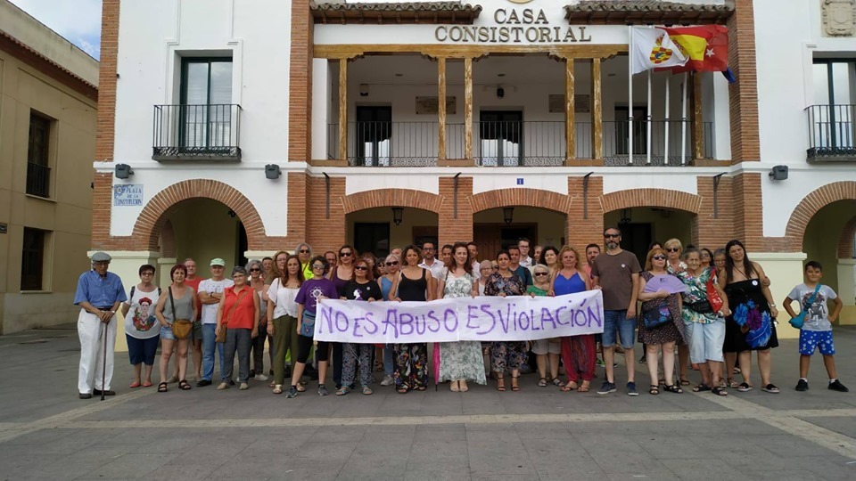 Concentración en el Ayuntamiento de Pinto.